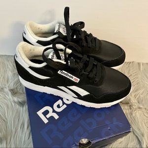 Reebok classics -black and white